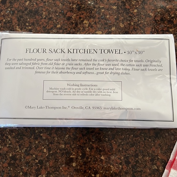 2 holiday kitchen towels - Picture 2 of 4